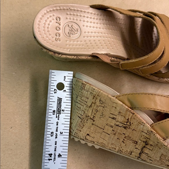 CROCS Tan A-Leigh Leather Multi Straps Slides Cork Wedge Women’s Sandals, Size 6 - Picture 15 of 15